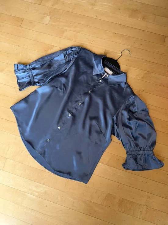 Cinq a Sept Smoke Blue Fiona silk shirt, M, CB2605 - Picture 4 of 7